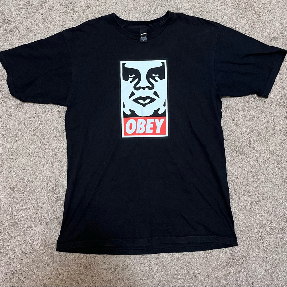 Obey Giant T-Shirt - Large